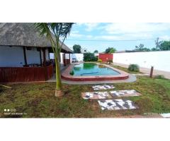 *VENDE-SE LINDA CASA TIPO-3 NO TCHUMENE A 50 METROS DA ESTRADA ASFALTADA* . - 2