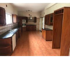 Arrenda-se Bela casa tp3 na Liberdade fibriglass numa ótima localização. - 2