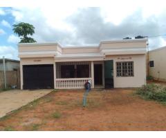 Venda-se casa tp3 na matola - Mozal-Djuba paragem cruzamento.