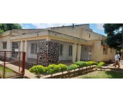 Venda-se boa casa tp4 na matola fomento com 30/40m próximo a casa do Ministro.