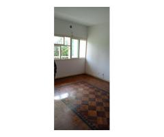 ARRENDA SE FLAT TIPO3 BAIRRO DA POLANA Agostinho neto esquina com  Valentin City.