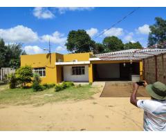Vende-se casa tp1 com 40X40, na Matola Rio, bairro Djonasse, paragem cruzamento à 15min a pé - 2