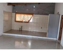 Vende-se casa tp1 com 40X40, na Matola Rio, bairro Djonasse, paragem cruzamento à 15min a pé - 3
