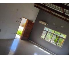 Vende-se casa tp1 com 40X40, na Matola Rio, bairro Djonasse, paragem cruzamento à 15min a pé - 4