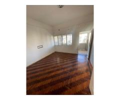 Vende-se apartamento tp2 no 3ºandar Bairro Do Alto Maé Av Ahmed Sekou Touré Porximo A DHL.