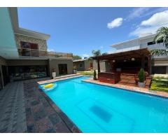 Vende-se Luxuosa Moradia T4 em tchumene 2