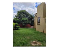 Arrenda-se Moradia duplex T4 no condomínio da PETROMOC na Matola - 6