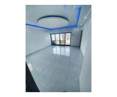 Vende-se luxuoso apartamento T3 no condomínio Lua Mar