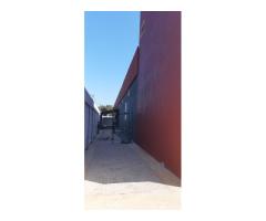 Vende-se Magnífico Complexo de Armazéns e Lojas na Matola - 5