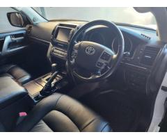 Toyota Land Cruiser VX Diesel recém chegado - 3