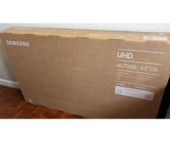 TV Samsung 43” Smart AU7000 ( selada )