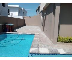 Vende-se super Moradia T4 no Mapulene - 6