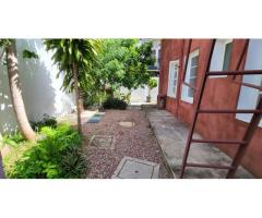 Vende-se  Moradia independente Bairro Central T3