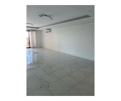 Arrenda-se luxuoso apartamento T3 no condomínio Rosas