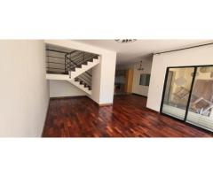 Arrenda-se belíssima Moradia duplex T4 no condomínio Golden sainds - 1