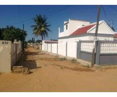 Vende-se vivenda T3 no Bairro Ferroviário - 6