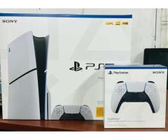 PlayStation 5 Slim 1TB SSD Com 2 Joysticks ( selado )